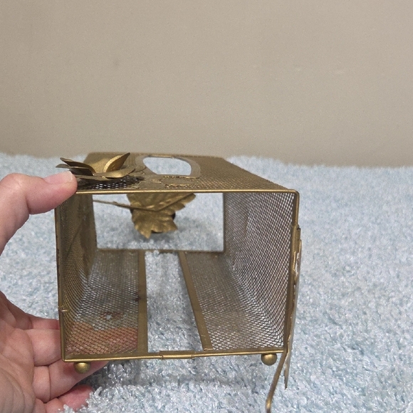Elegant Gold Floral Mesh Tissue Box Holder - Picture 6 of 6